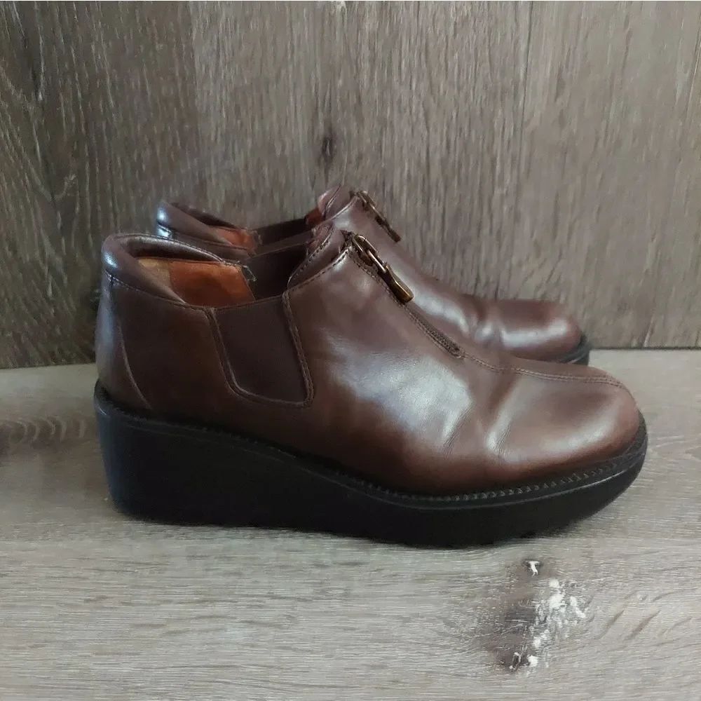 Donald J Pliner Brown Wedged Bootie Size 5M